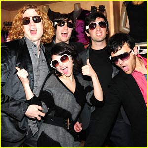 selena-gomez-scene-telethon.jpg