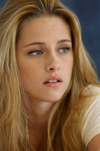 kristen-stewart-20081029-467444.jpg